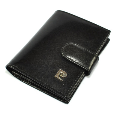 Černé pouzdro na karty