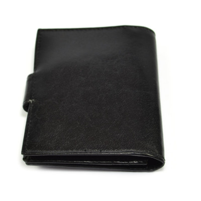 Černé pouzdro na karty