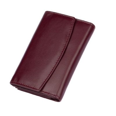 Fialová kožená dámská peněženka s přezkou