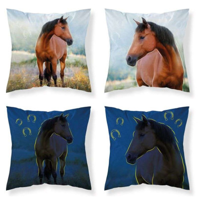 Povlak na polštářek Kůň ve stepi svítící Bavlna, 40x40 cm
